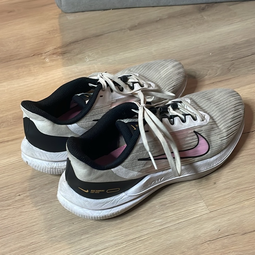 Nike Women's Air Winflo 9 'White Pink Spell' Running Shoes Size 8.5. Good tread! - Picture 2 of 8